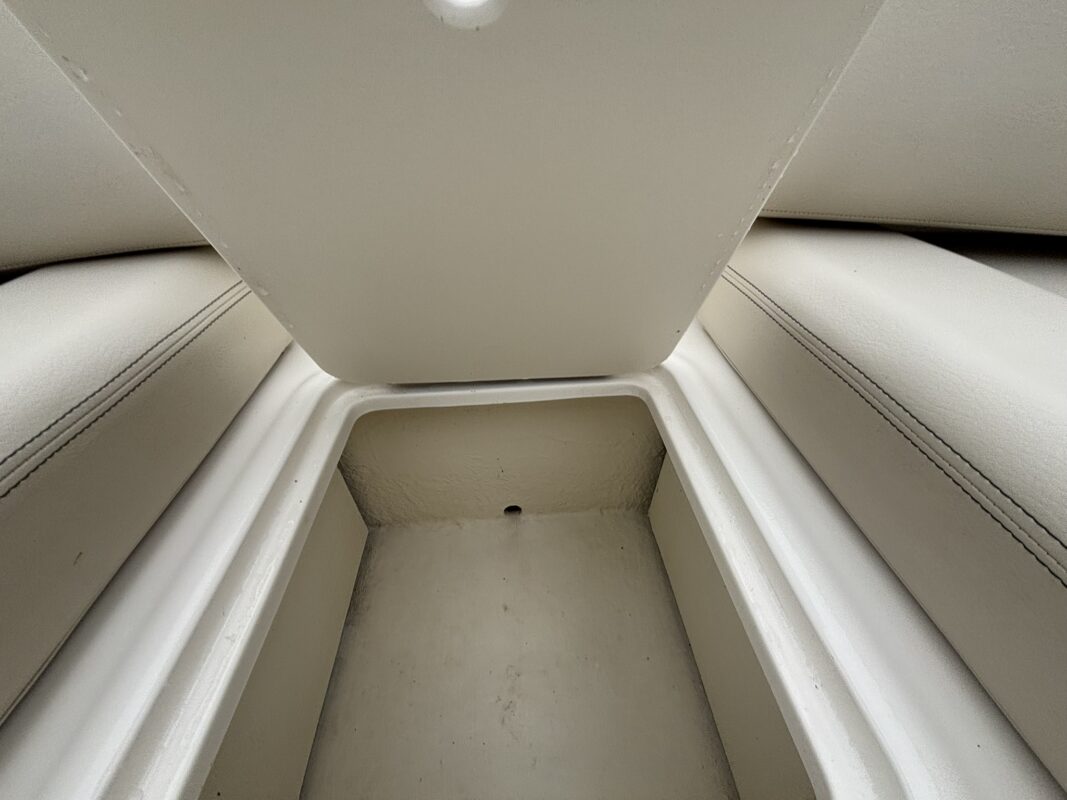 2019 Bayliner 210 DB