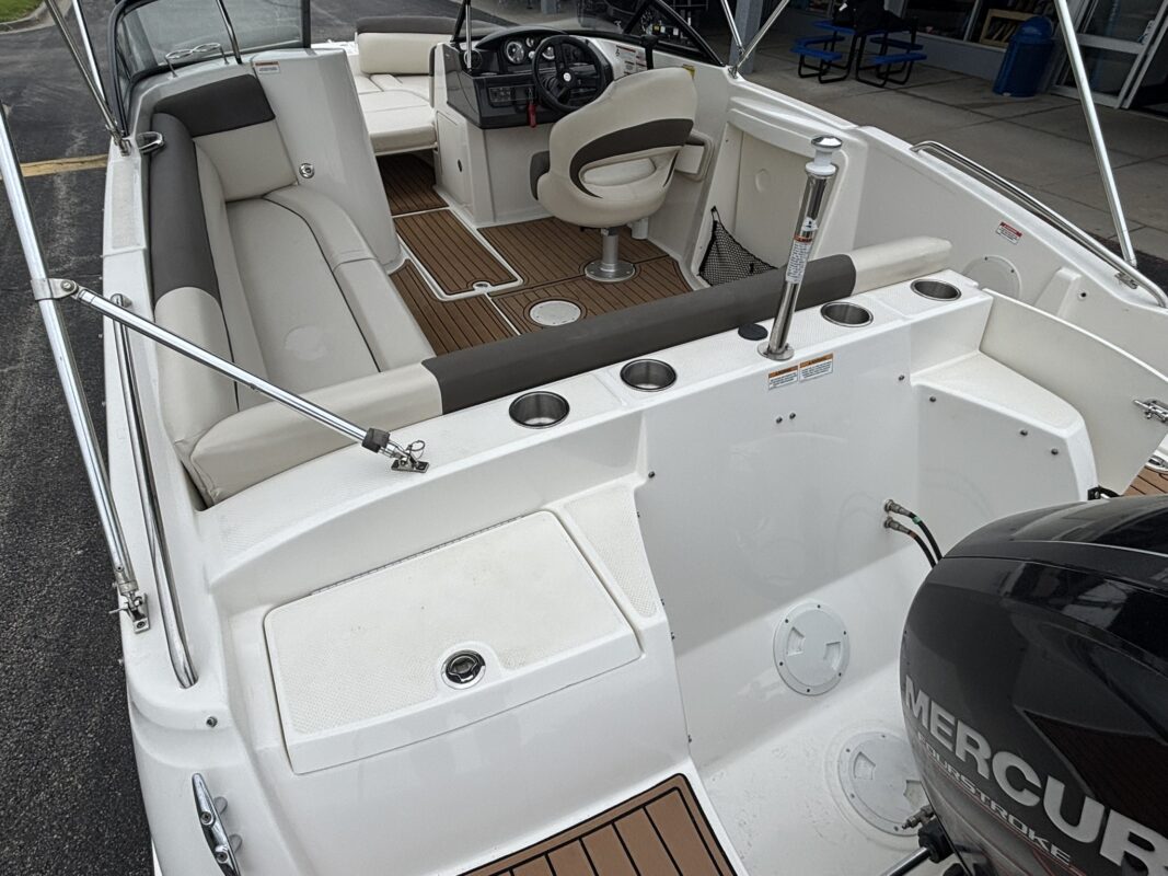 2019 Bayliner 210 DB