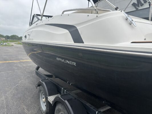 2019 Bayliner 210 DB