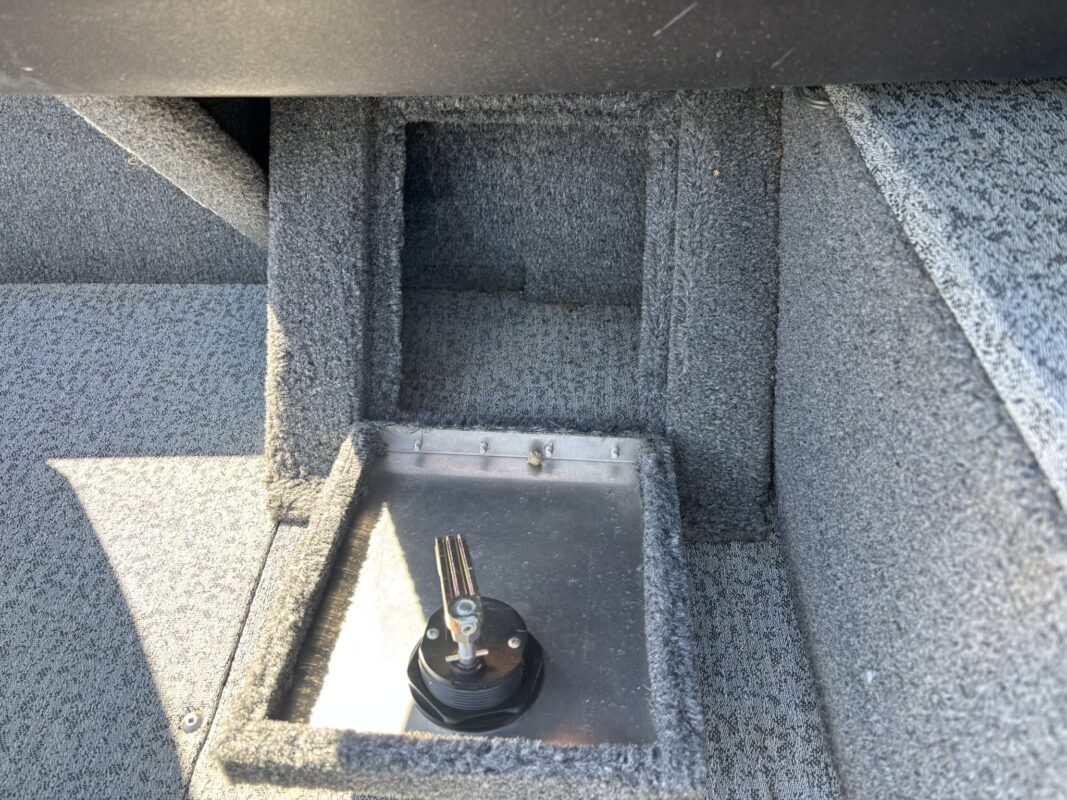 2024 Tracker Pro Guide V-16 WT