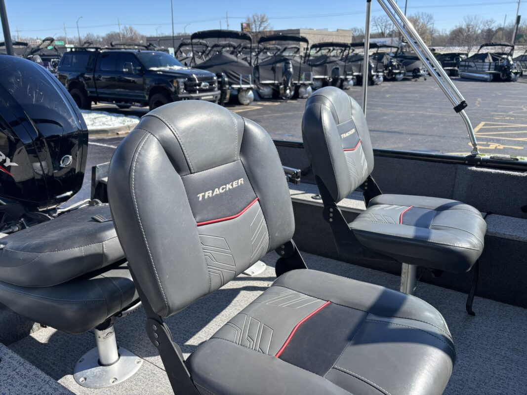 2024 Tracker Pro Guide V-16 WT