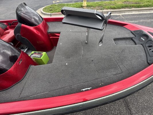 2003 Tracker NX 882 DC