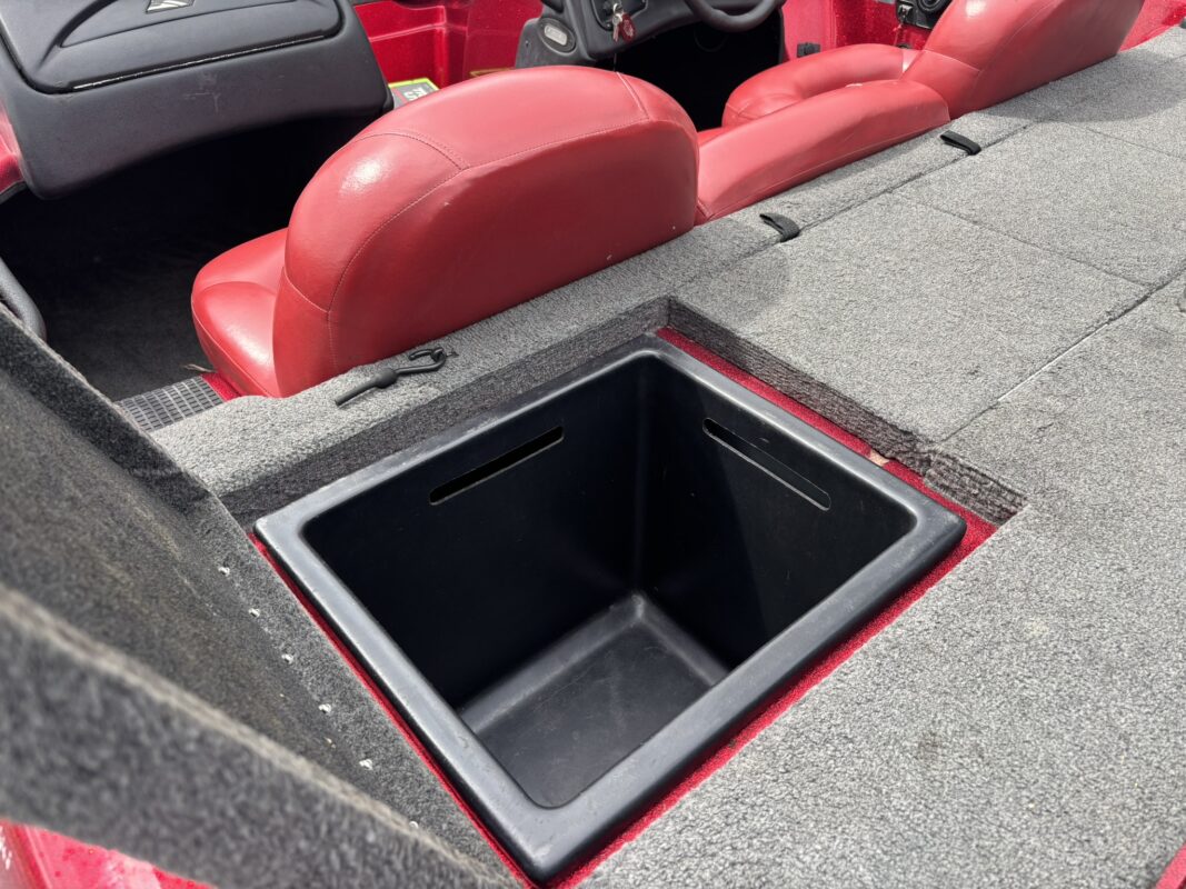 2003 Tracker NX 882 DC