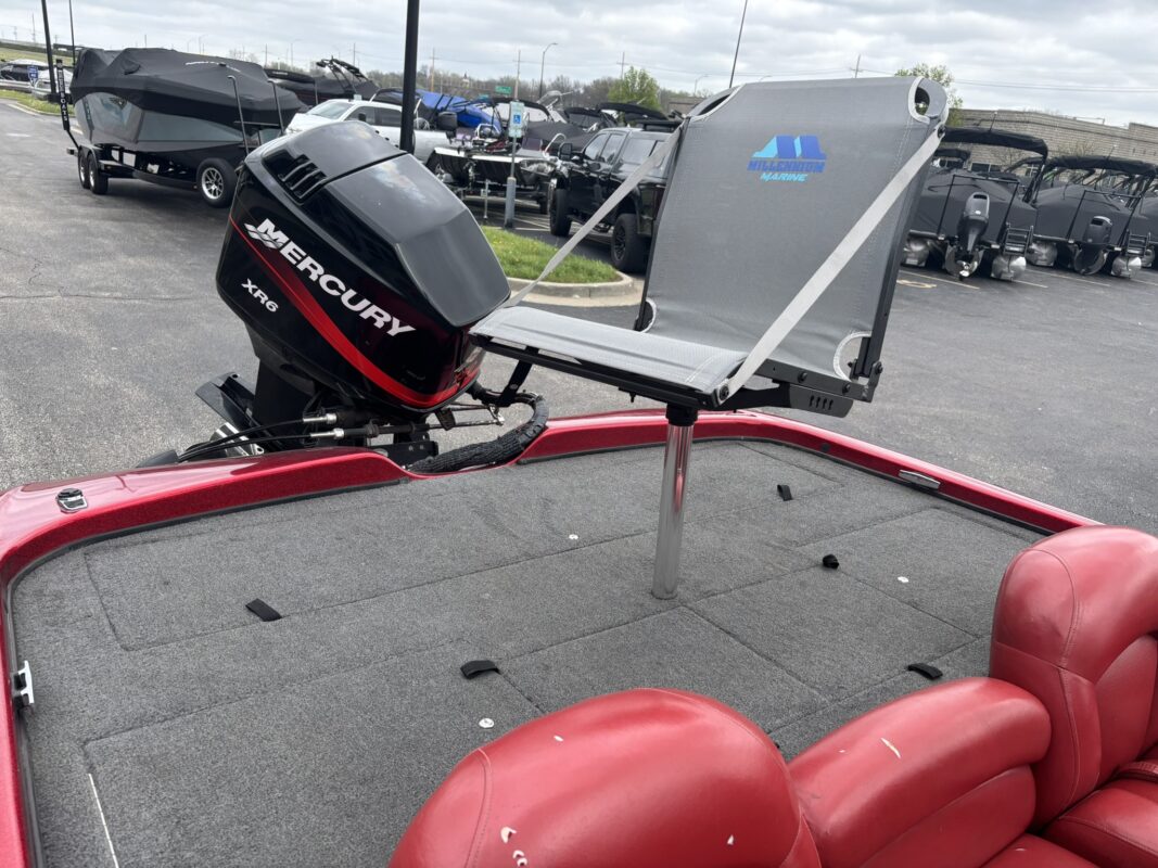 2003 Tracker NX 882 DC