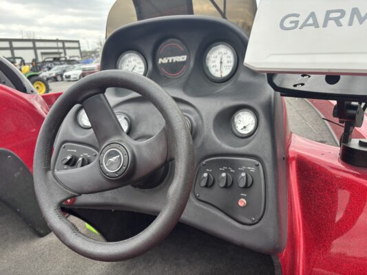 2003 Tracker NX 882 DC