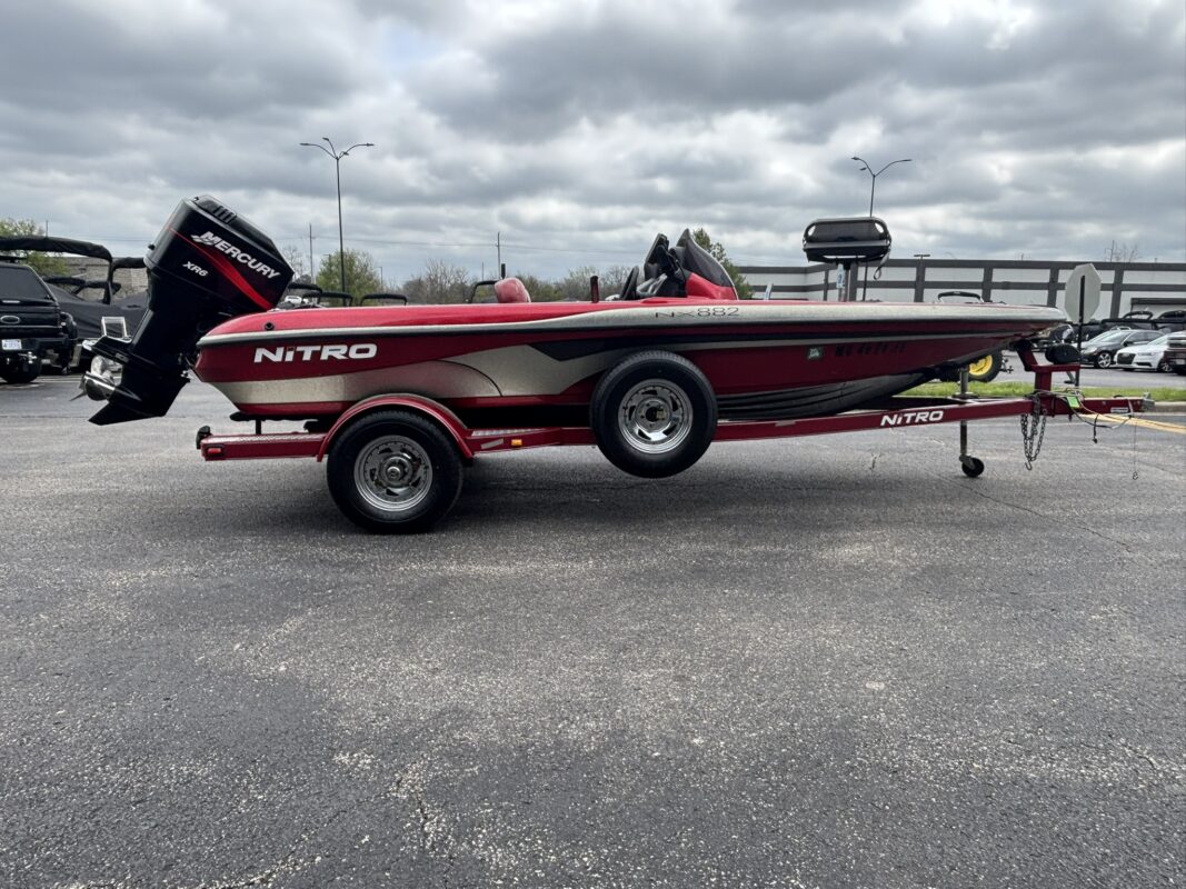 2003 Tracker NX 882 DC