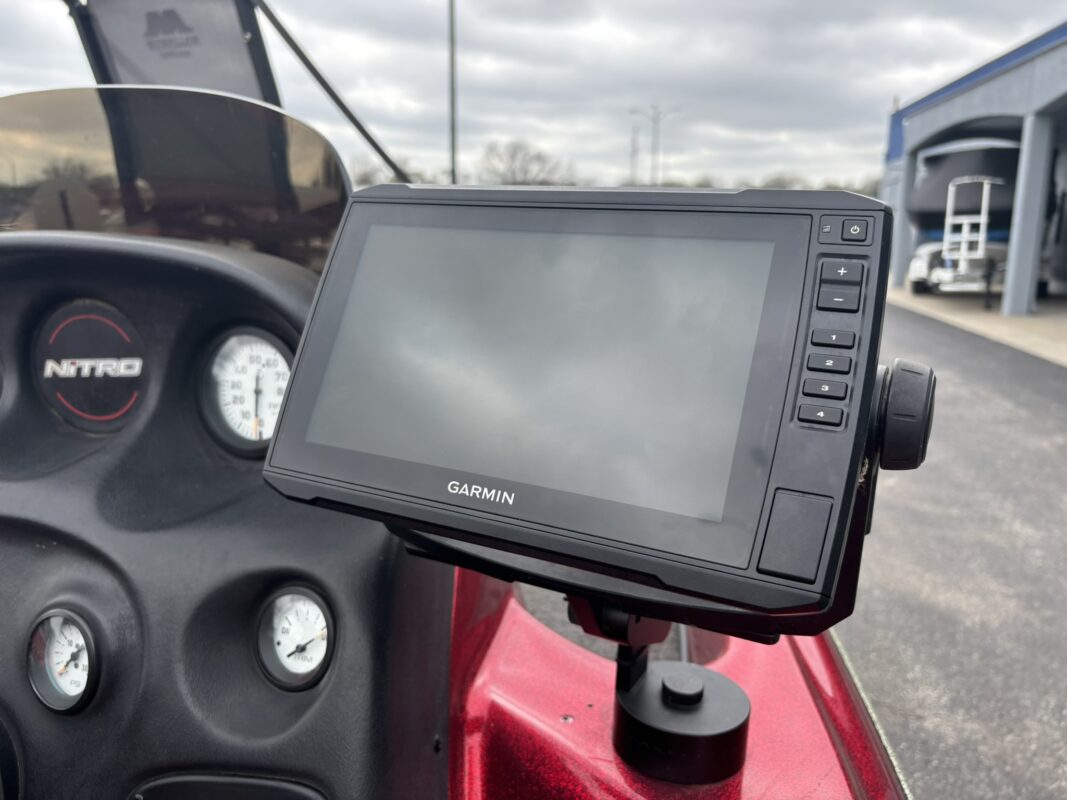 2003 Tracker NX 882 DC