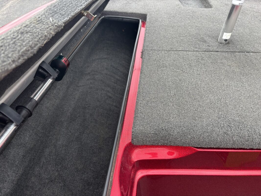 2003 Tracker NX 882 DC