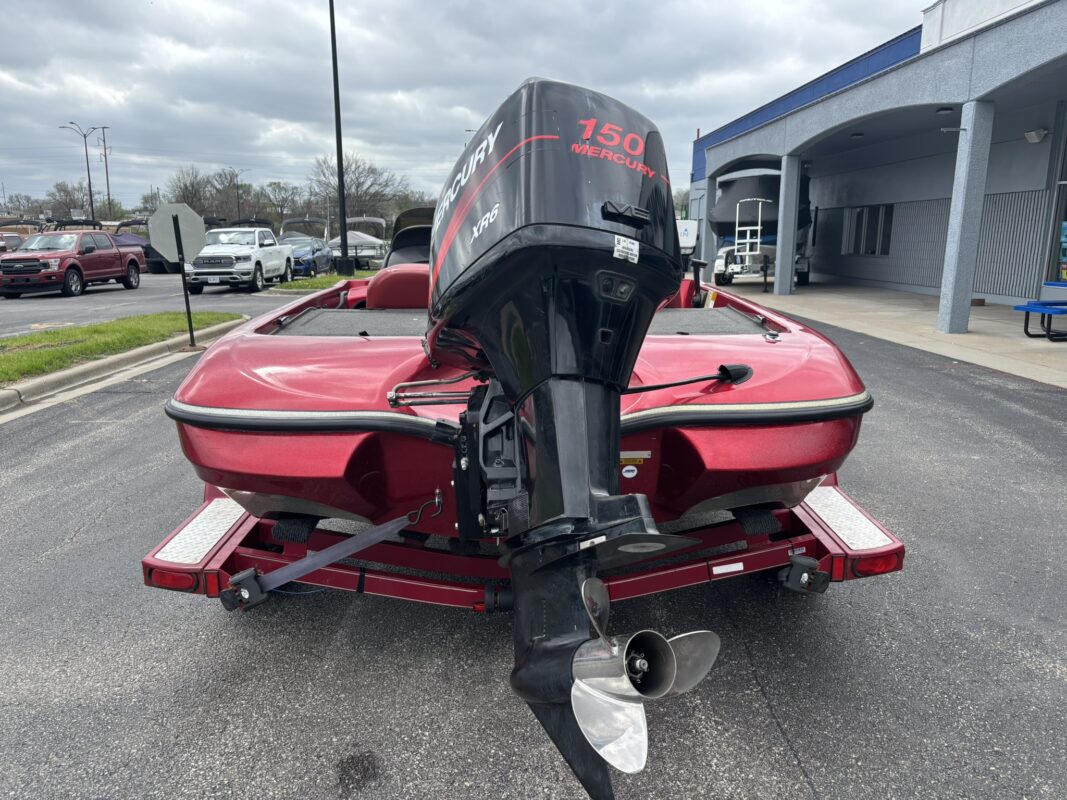 2003 Tracker NX 882 DC