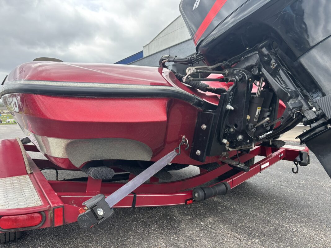 2003 Tracker NX 882 DC