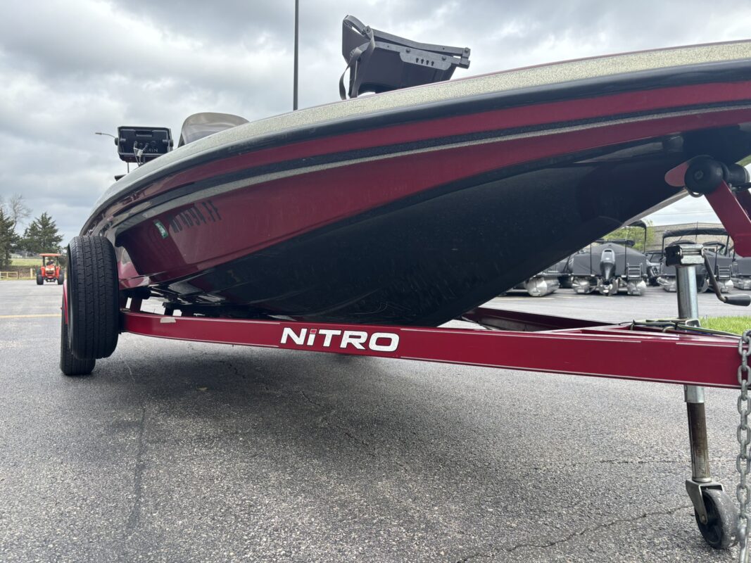 2003 Tracker NX 882 DC