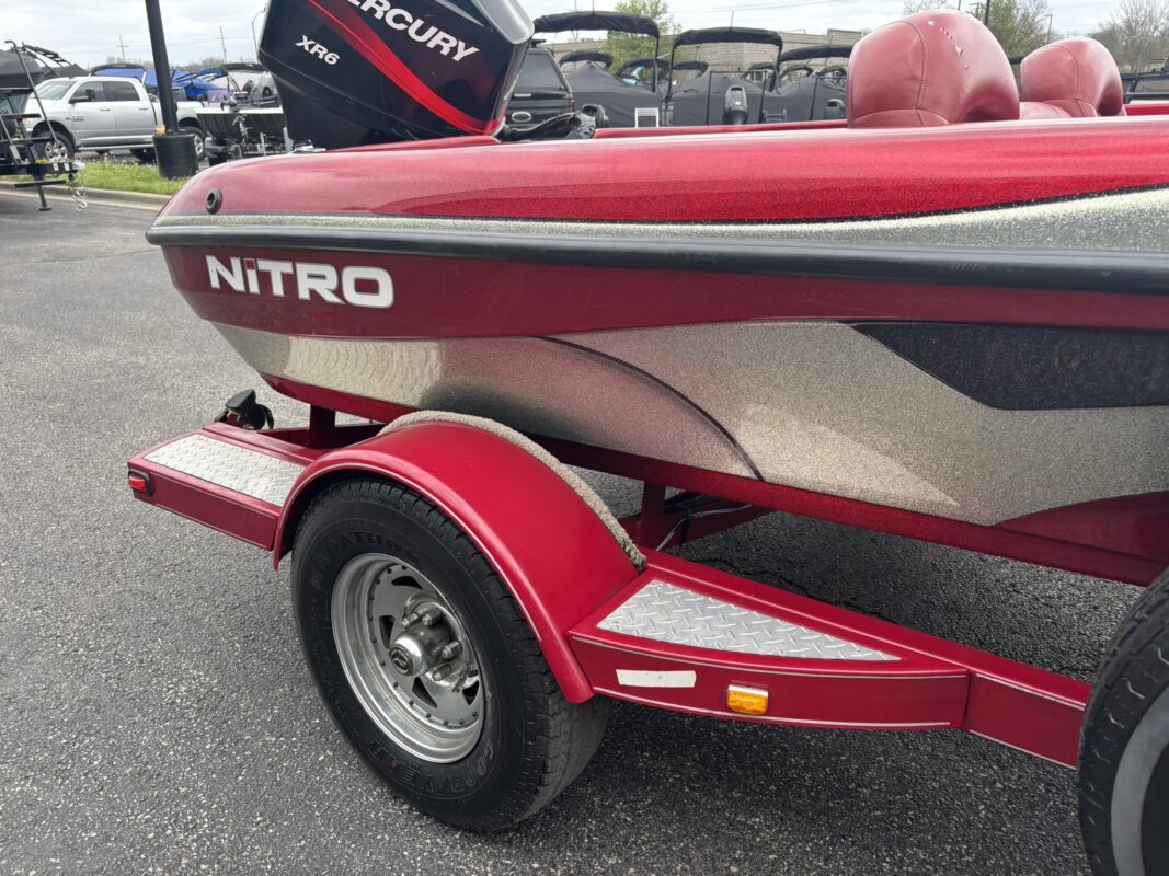 2003 Tracker NX 882 DC