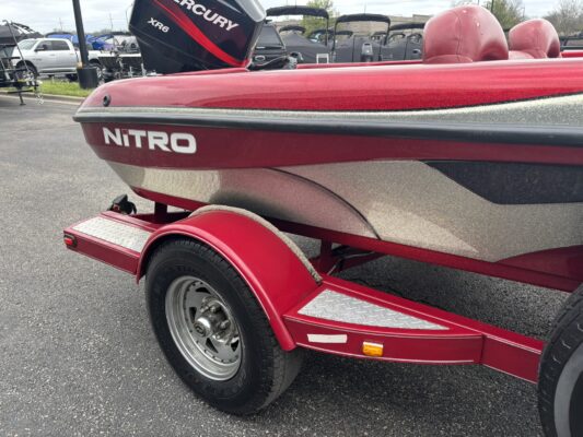 2003 Tracker NX 882 DC