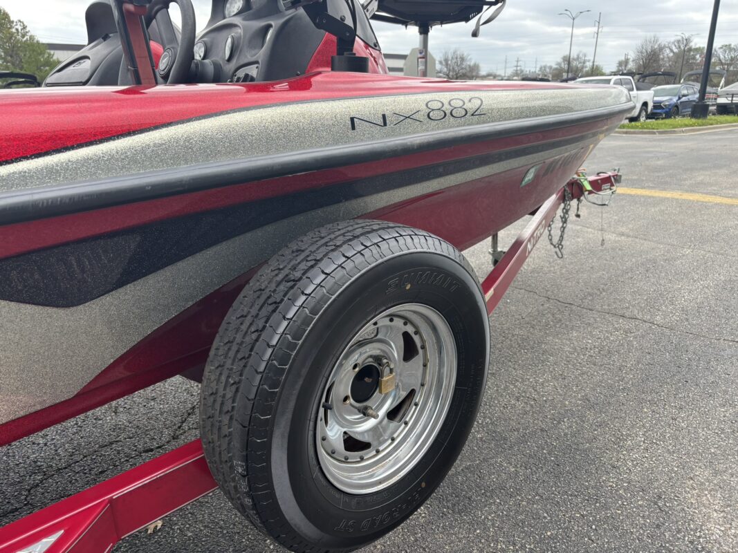 2003 Tracker NX 882 DC