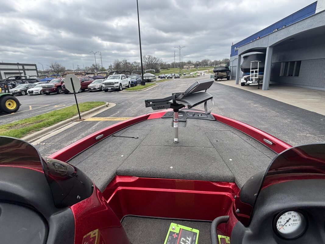 2003 Tracker NX 882 DC