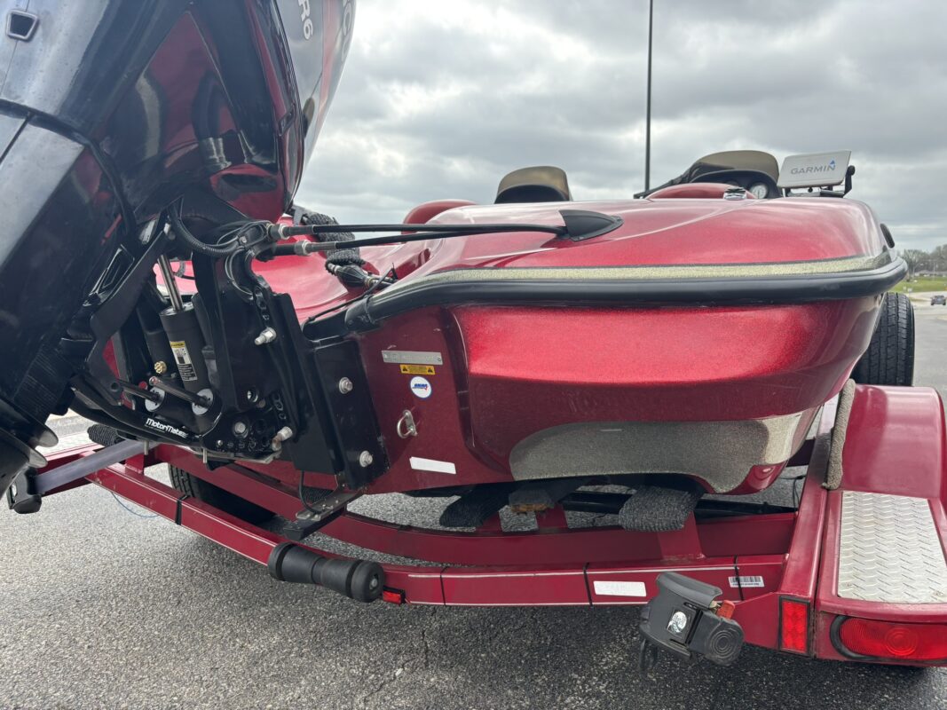 2003 Tracker NX 882 DC