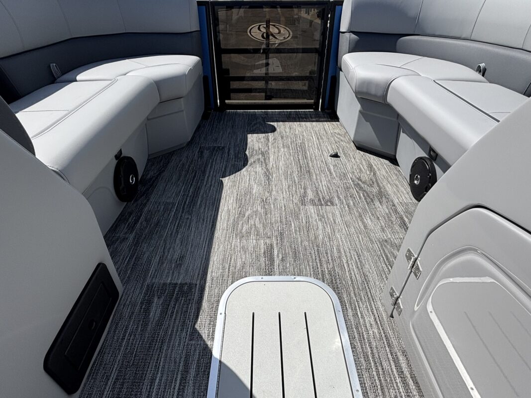 2026 Bentley 223 Legacy Navigator