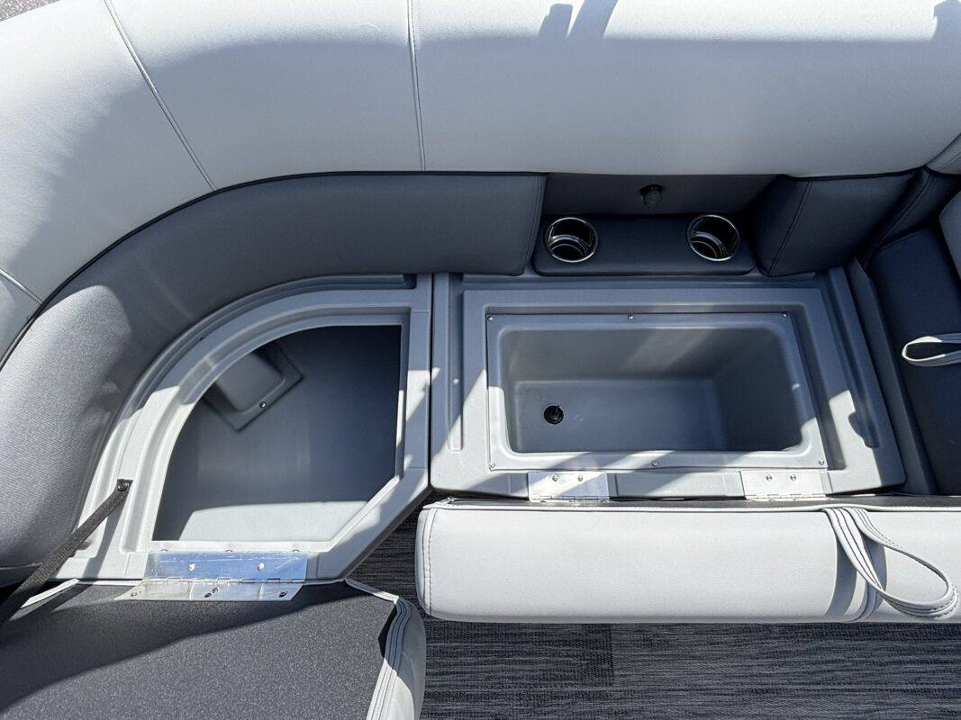 2026 Bentley 223 Legacy Navigator