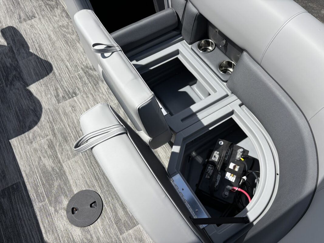 2026 Bentley 223 Legacy Navigator