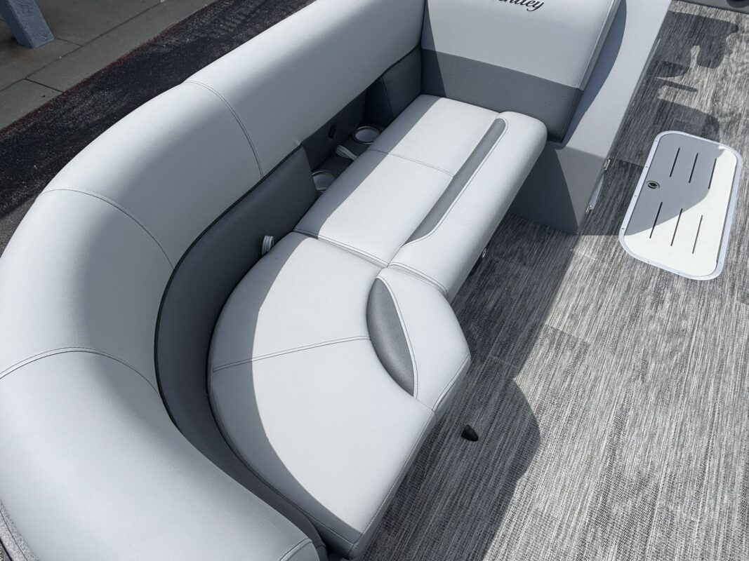 2027 Bentley 223 Legacy Swingback