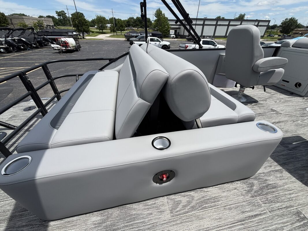 2027 Bentley 223 Legacy Swingback