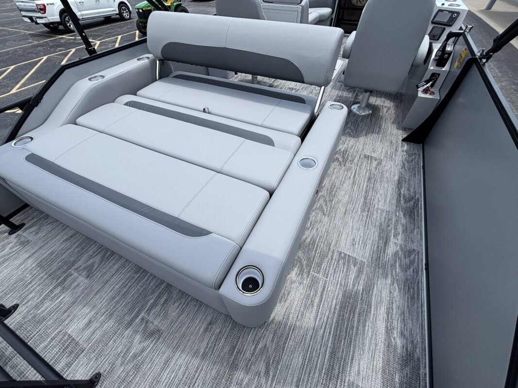 2027 Bentley 223 Legacy Swingback