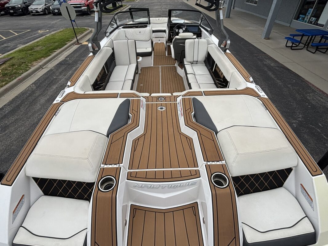 2020 Nautique GS24