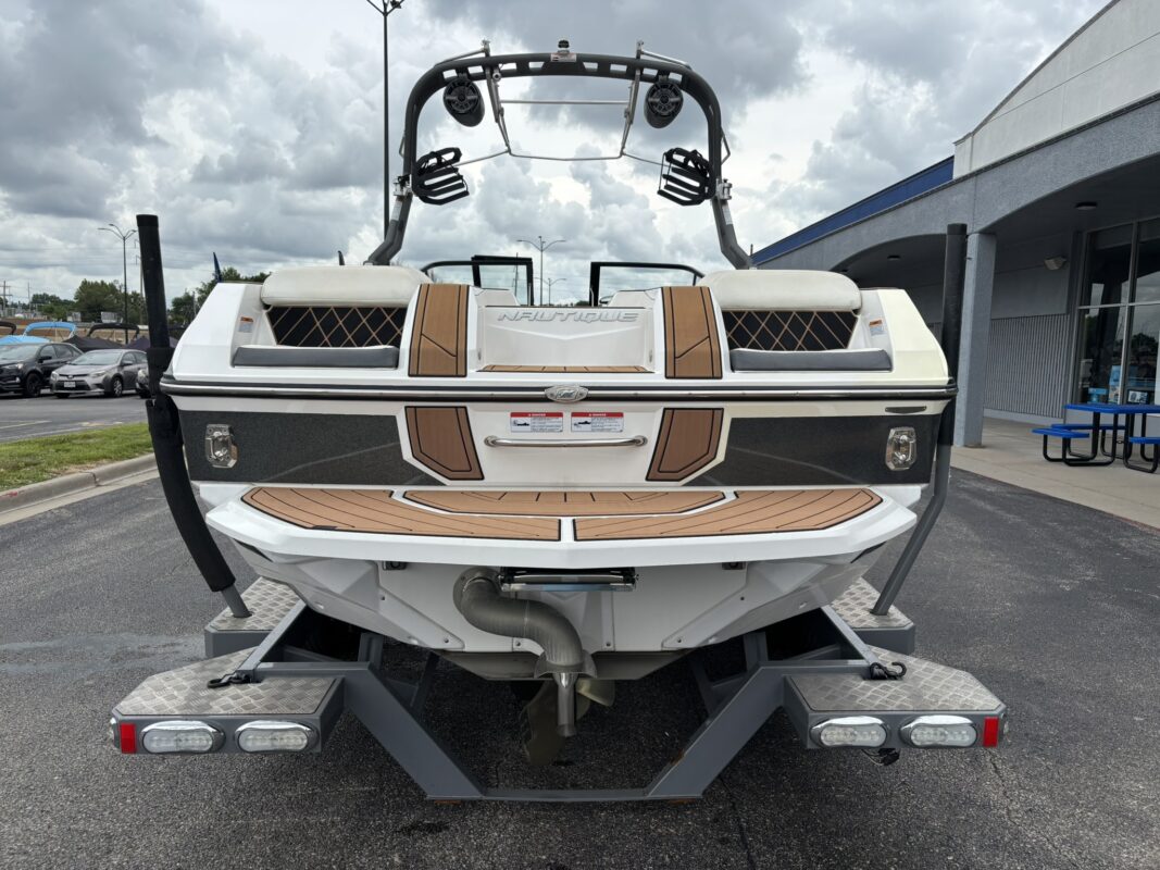 2020 Nautique GS24