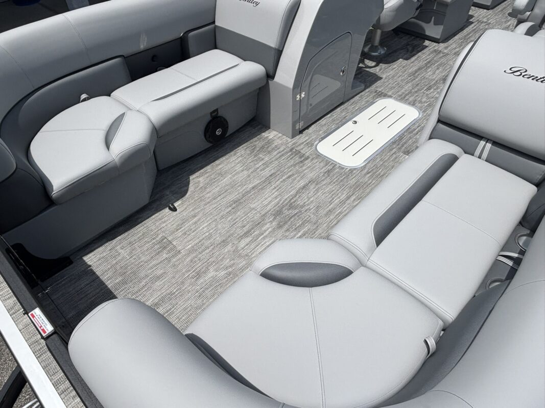 2027 Bentley 223 Legacy QSB