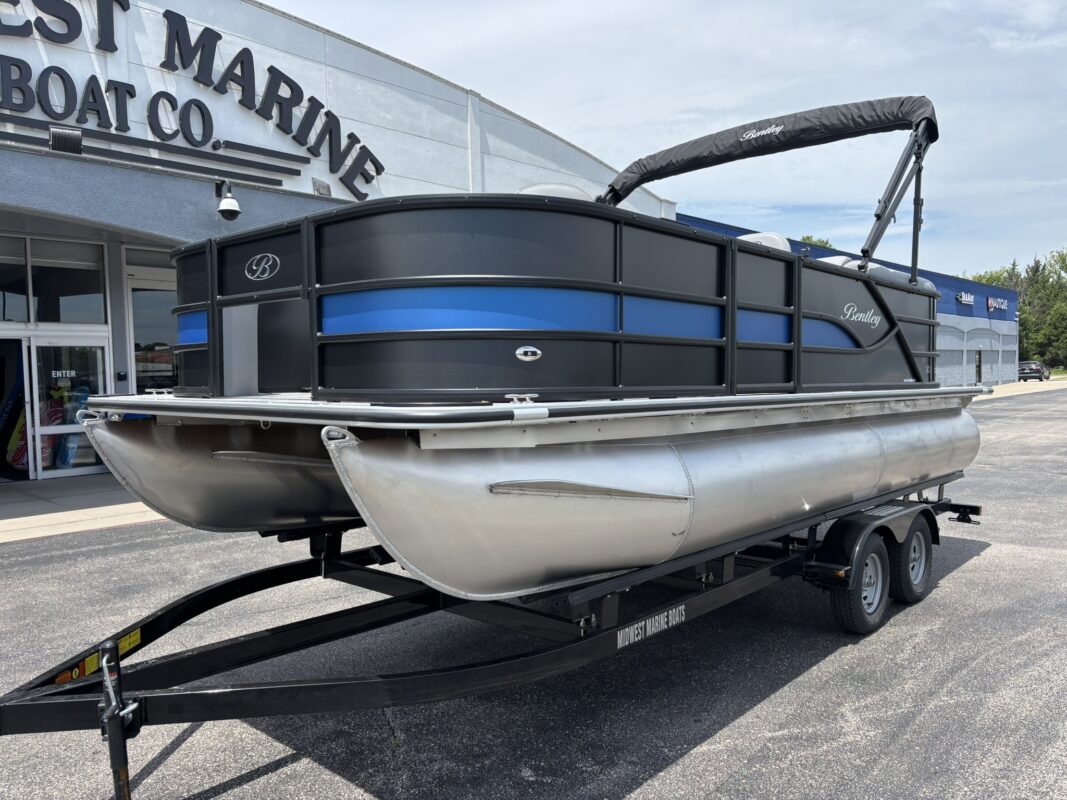 2027 Bentley 200 Fish CWT