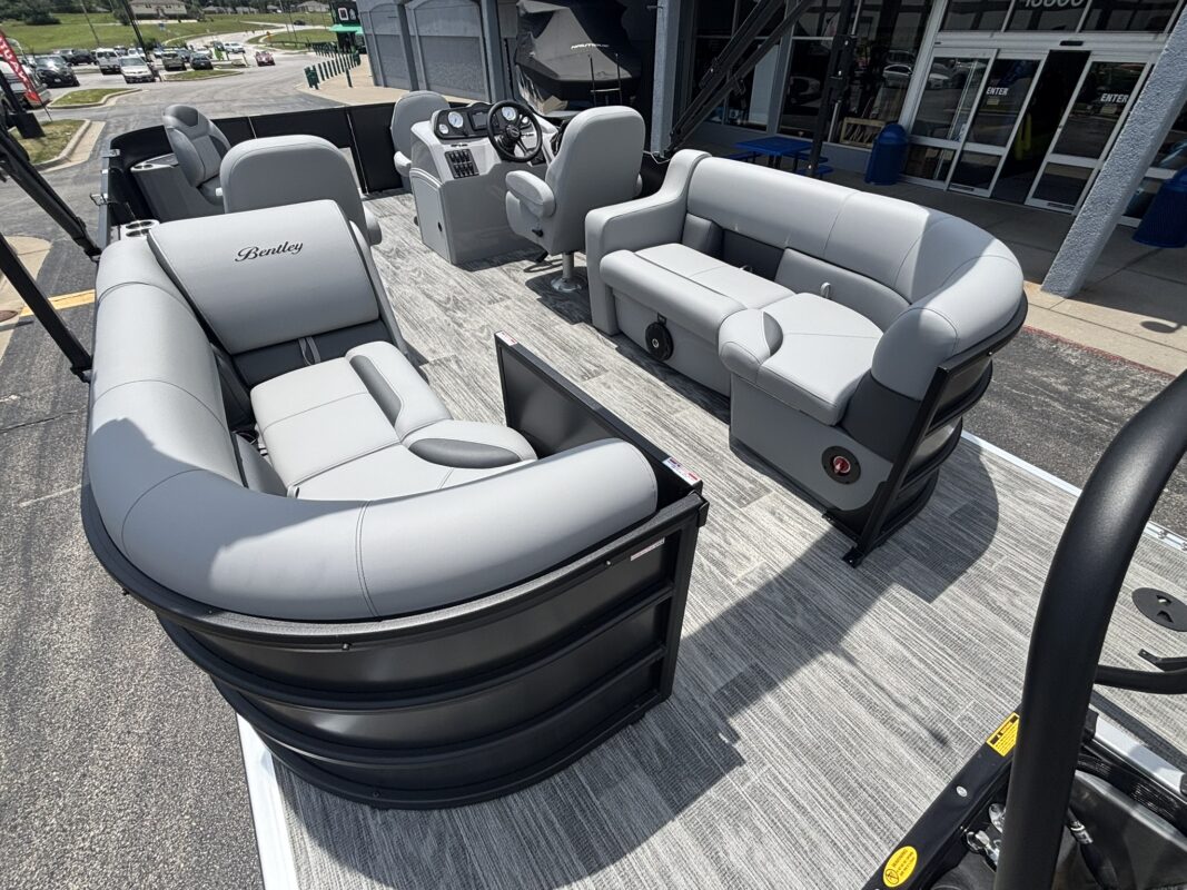 2027 Bentley 200 Fish CWT