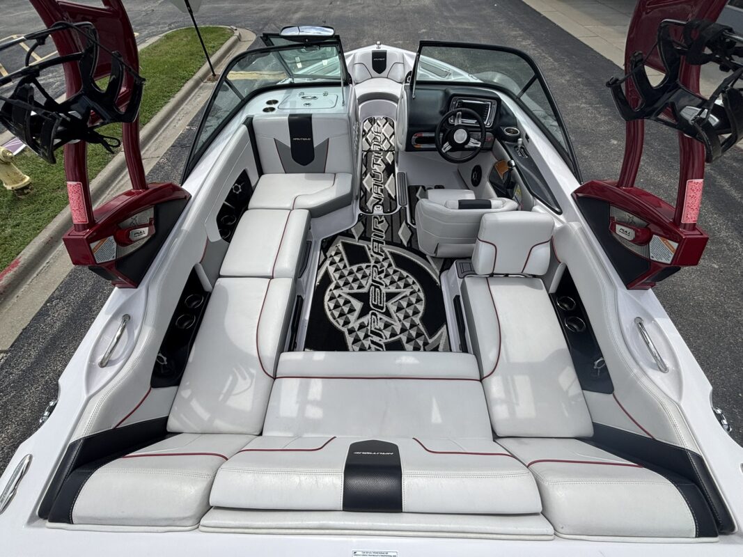 2013 Nautique Super Air 210