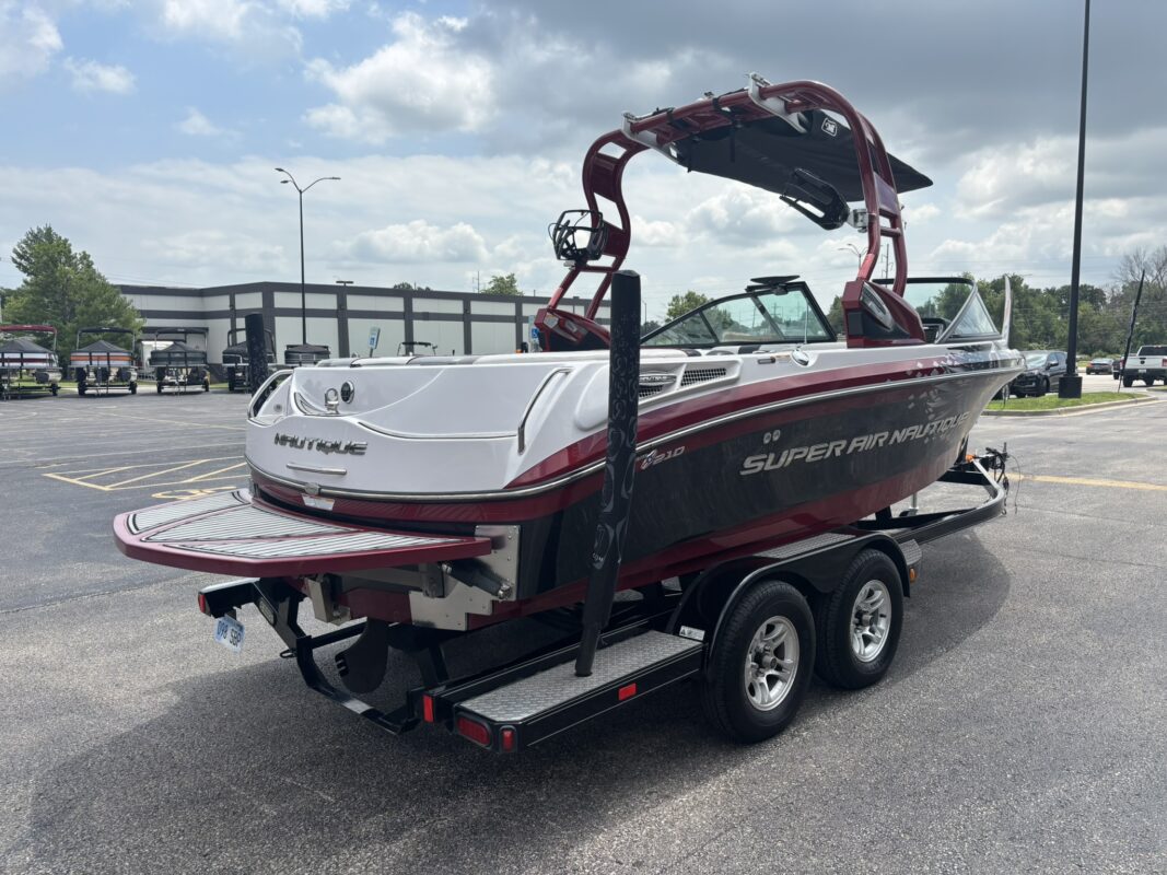 2013 Nautique Super Air 210