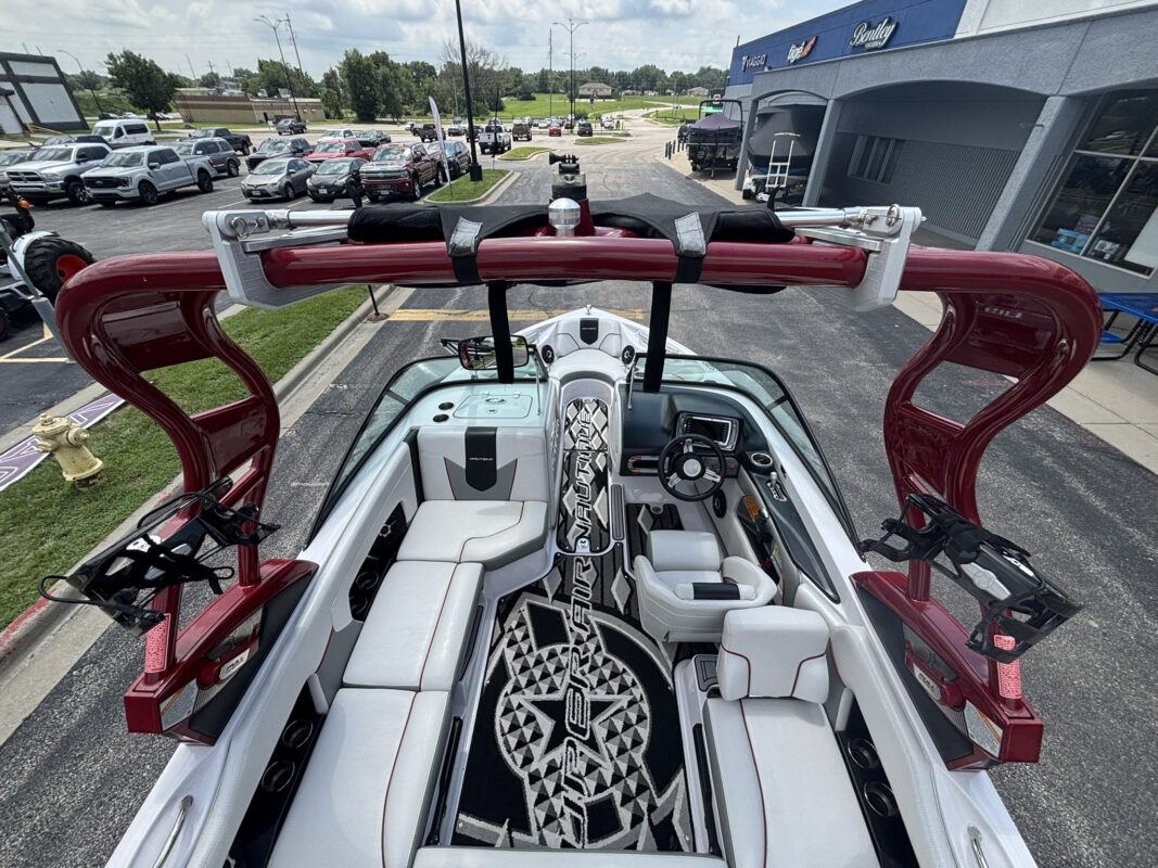 2013 Nautique Super Air 210