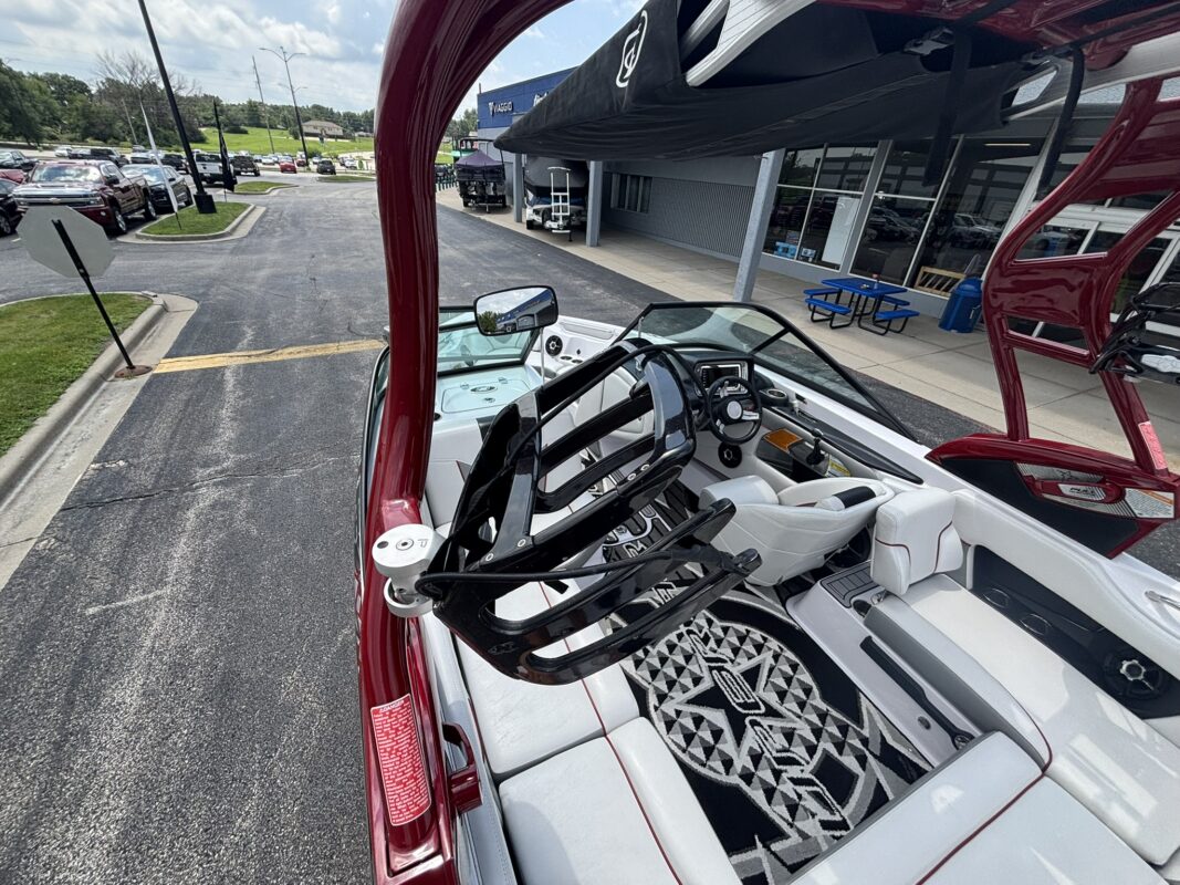 2013 Nautique Super Air 210