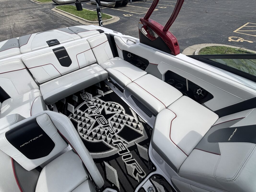 2013 Nautique Super Air 210