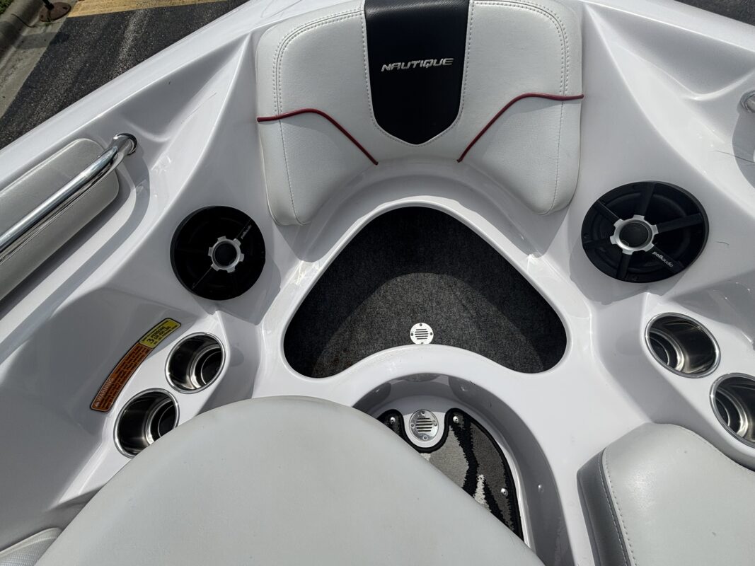 2013 Nautique Super Air 210