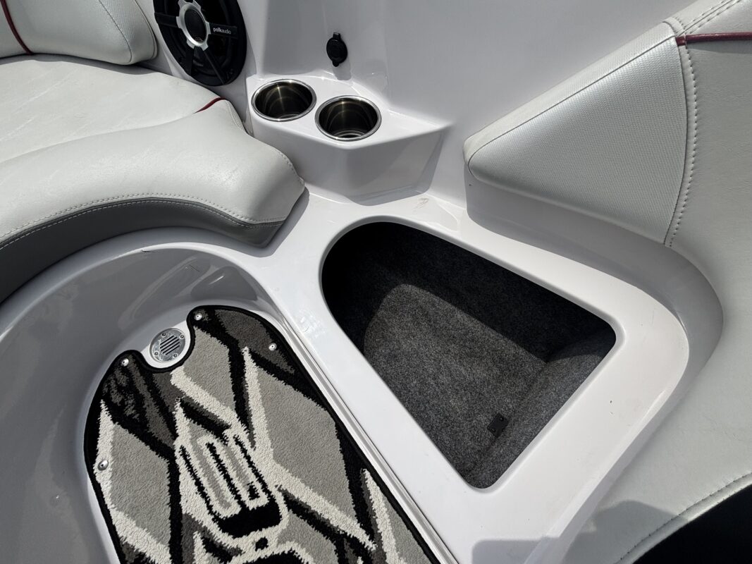 2013 Nautique Super Air 210