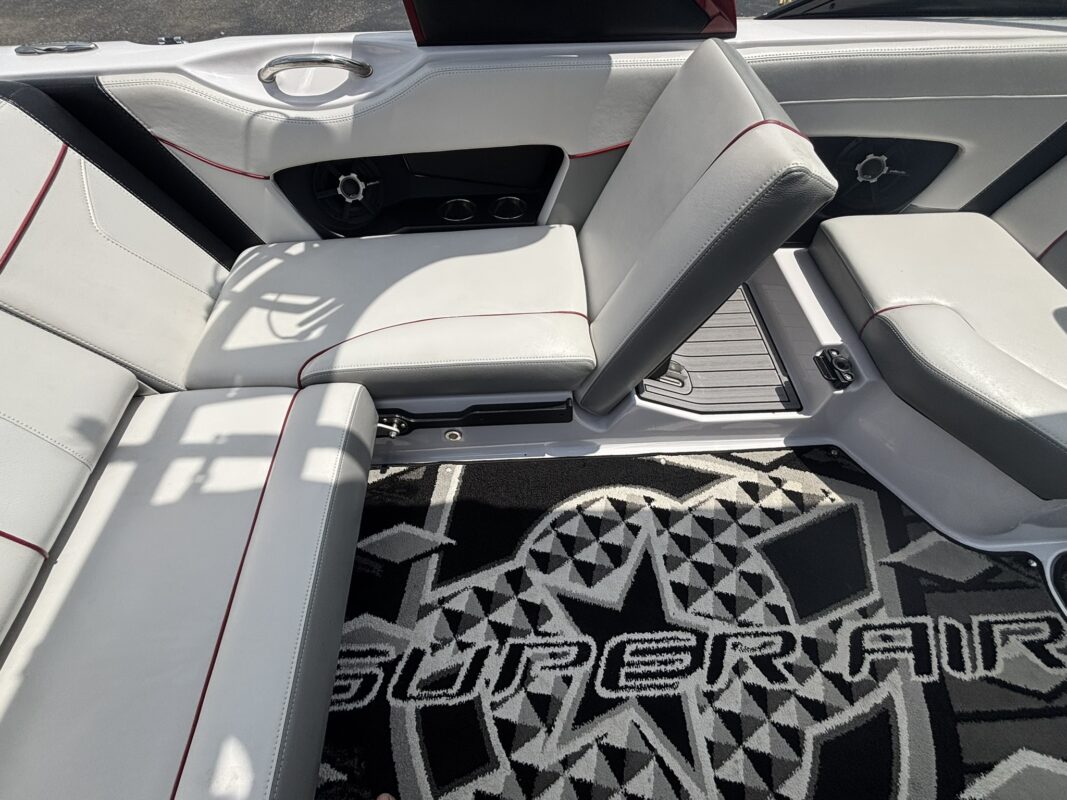 2013 Nautique Super Air 210