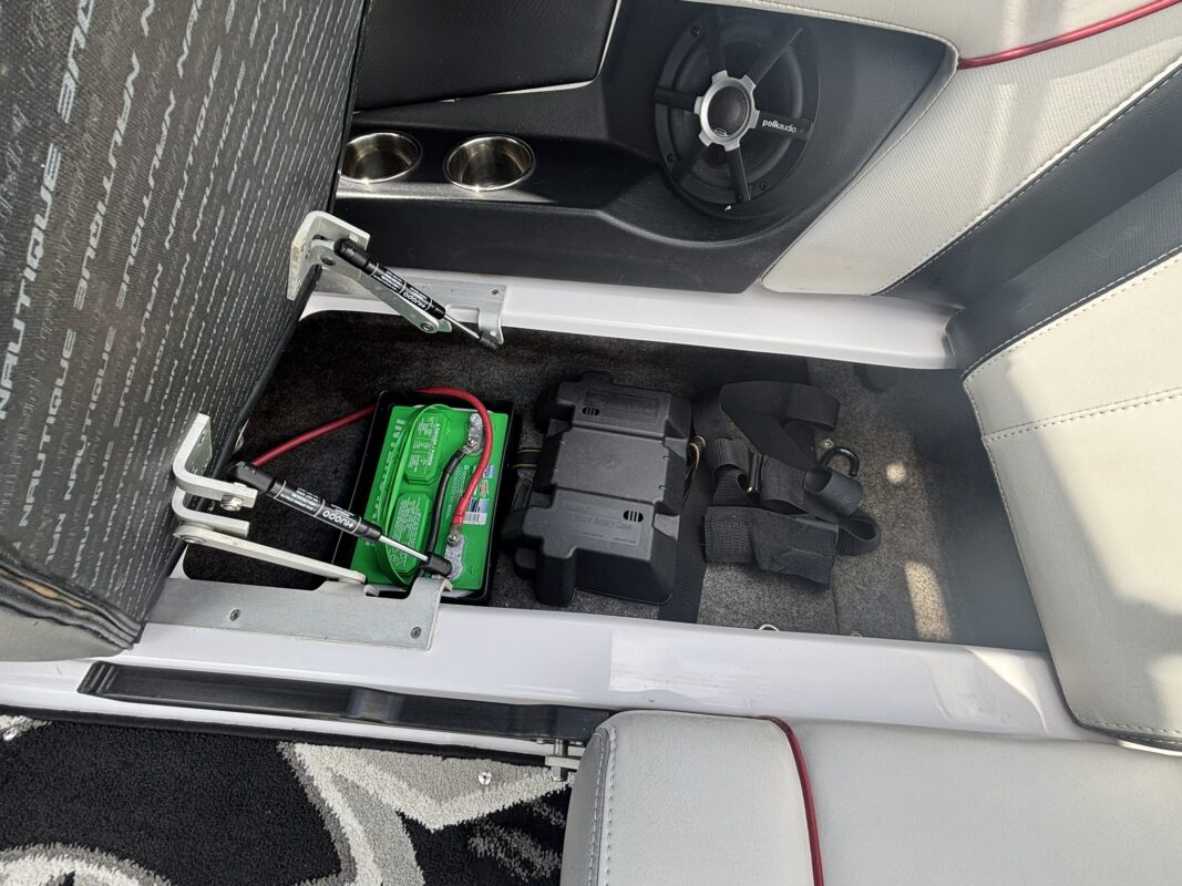 2013 Nautique Super Air 210