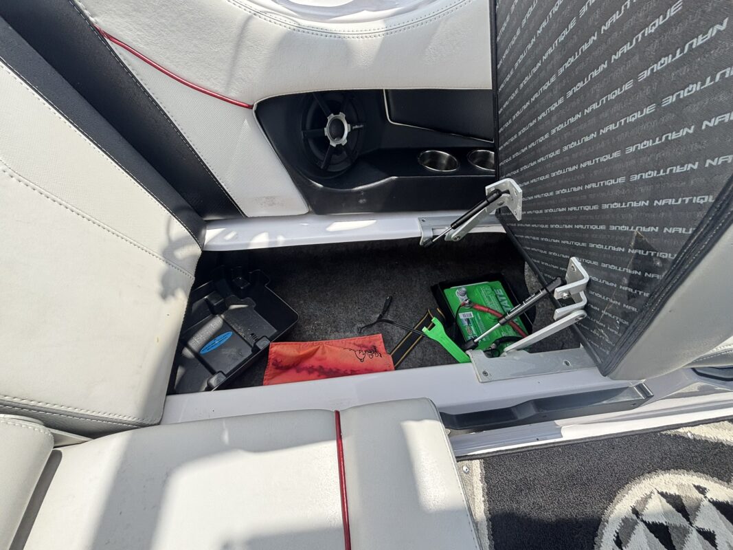2013 Nautique Super Air 210