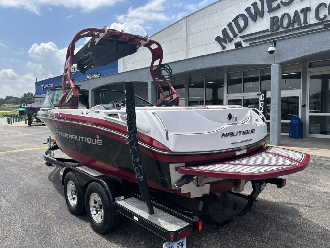 2013 Nautique Super Air 210
