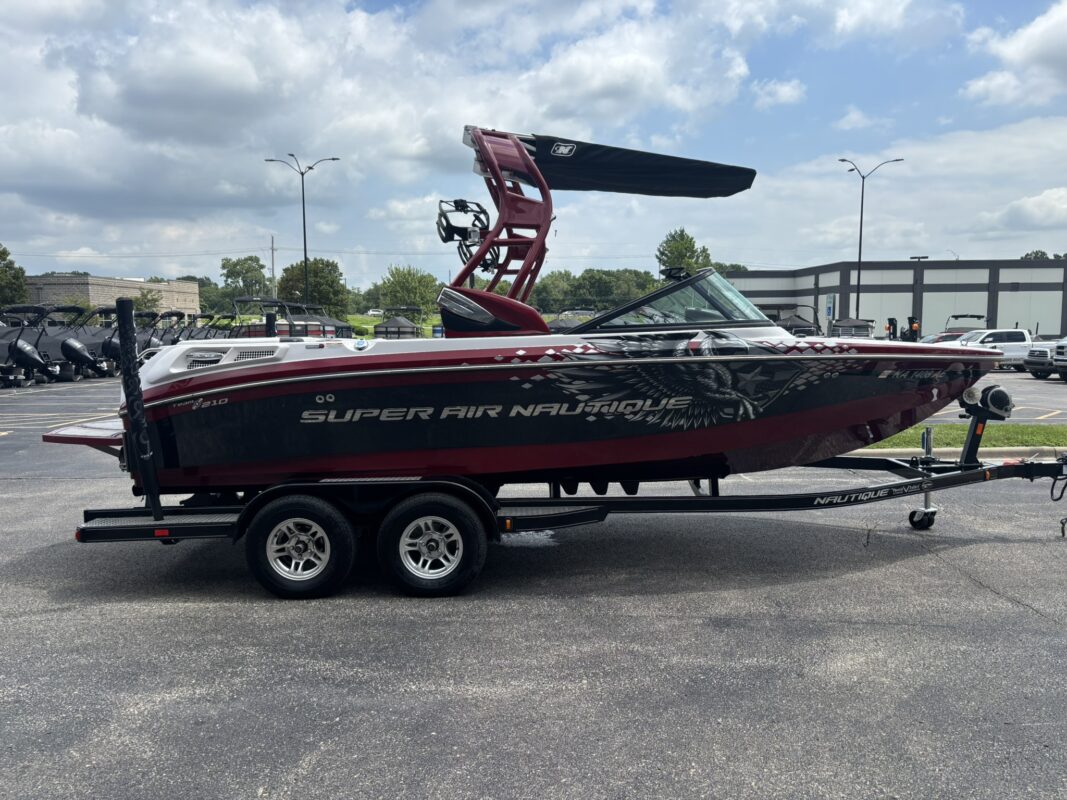 2013 Nautique Super Air 210