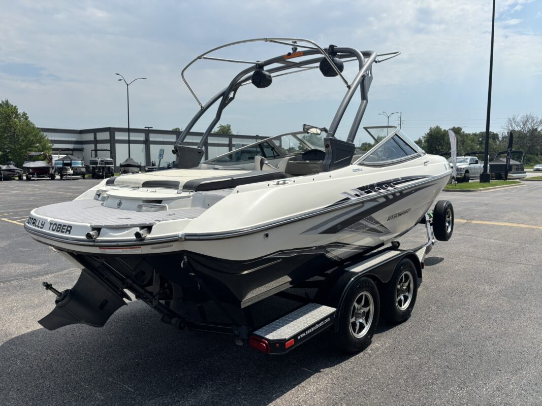 2016 Sting Ray 208 LR