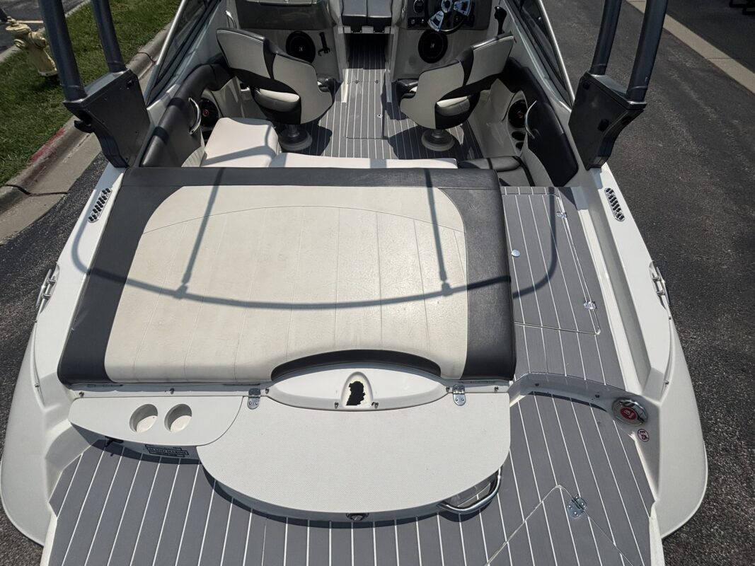 2016 Sting Ray 208 LR