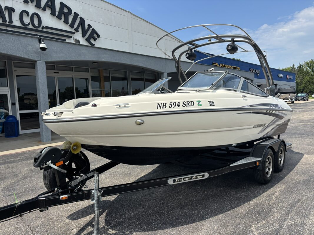 2016 Sting Ray 208 LR