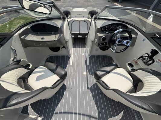2016 Sting Ray 208 LR
