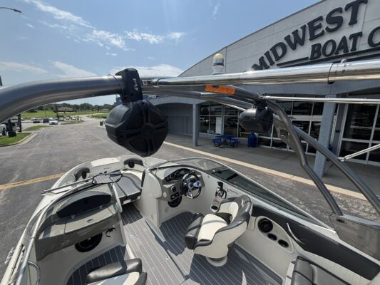 2016 Sting Ray 208 LR