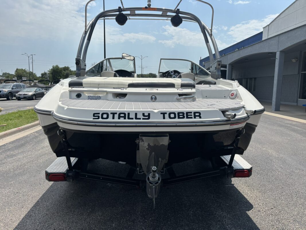 2016 Sting Ray 208 LR
