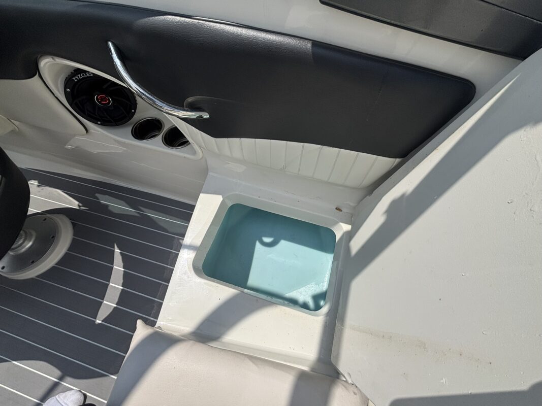 2016 Sting Ray 208 LR